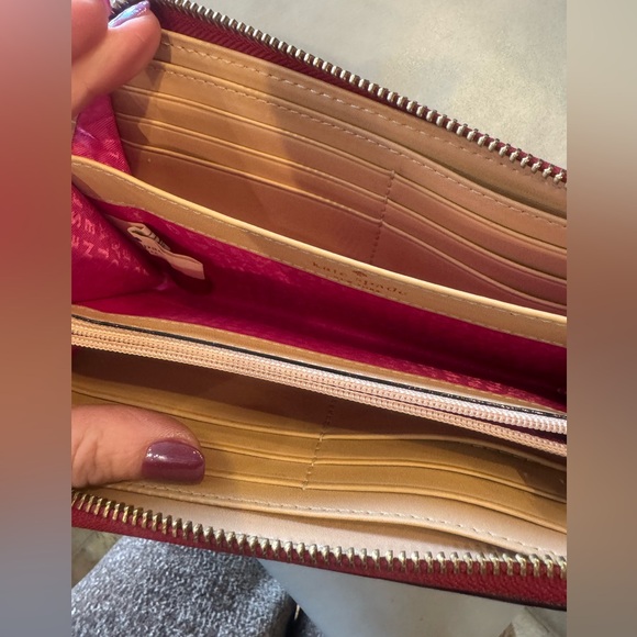 Kate Spade leather Wellesley Neda Wallet in red garnet - Picture 7 of 8